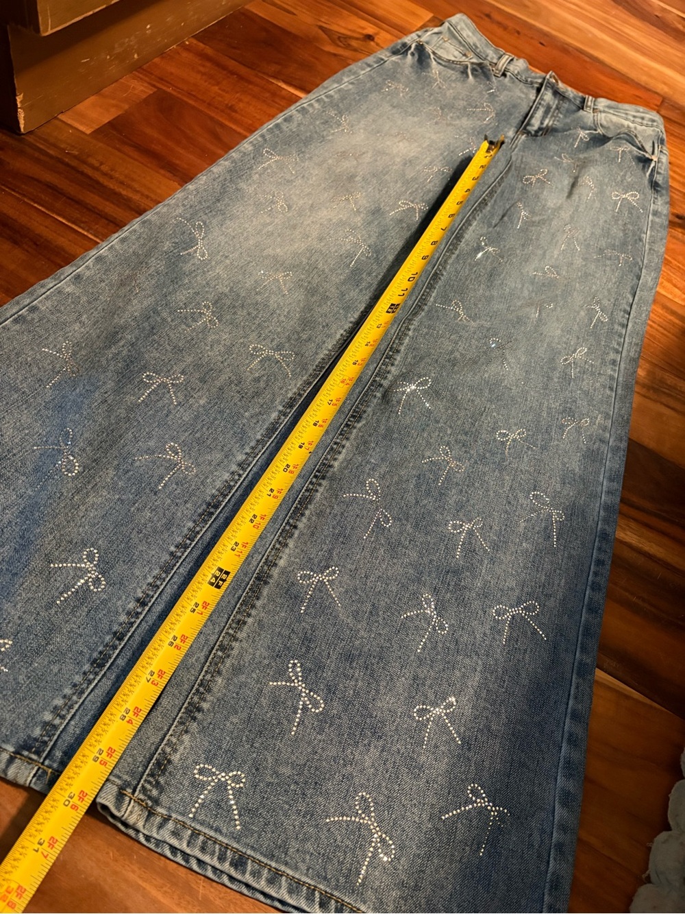 OAT New York Rhinestone Bow Wide Leg Jeans Size 4/27 Light Wash Denim (413)